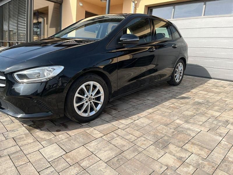 Gebraucht Mercedes E250 218 PS (160 kW) 2022 Schwarz Kombi