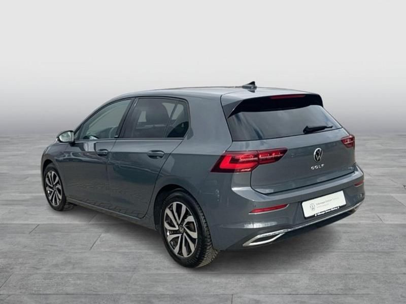 Gebraucht VW Golf VIII Active 150 PS (110 kW) 2022 Delfingrau metallic (metallic) Limousine