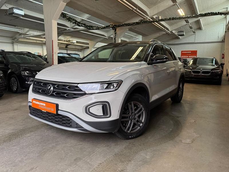 Grau Gebraucht 2023 VW T-Roc Life SUV | 21.880 € (Guter Preis) - Bild 1/4
