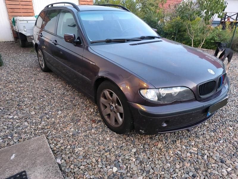 Violet Gebraucht 2002 BMW 325 Kombi | 1.299 € - Bild 1/4