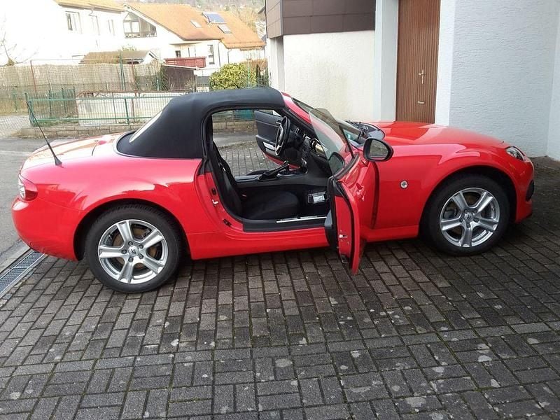 Gebraucht Mazda MX5 Center-Line 126 PS (92 kW) 2013 Rot Cabrio