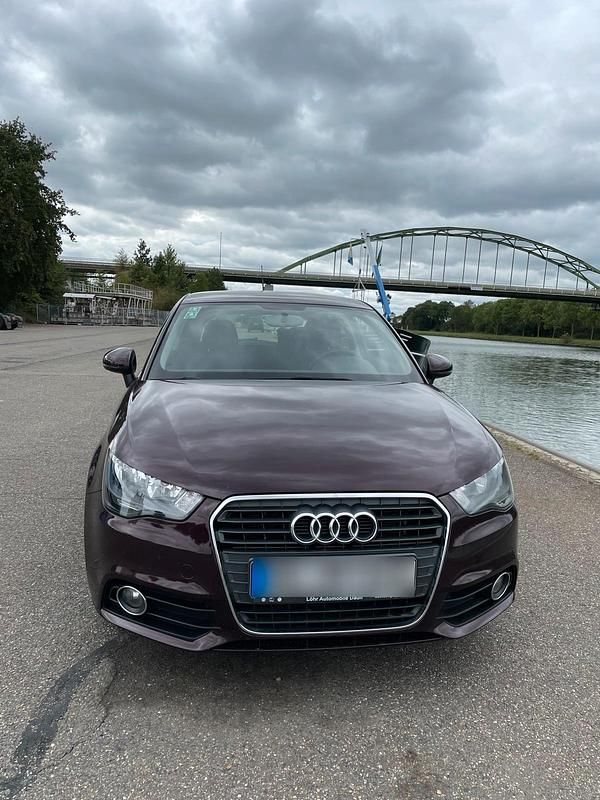 Gebraucht Audi A1 86 PS (63 kW) 2013 Violet Kleinwagen