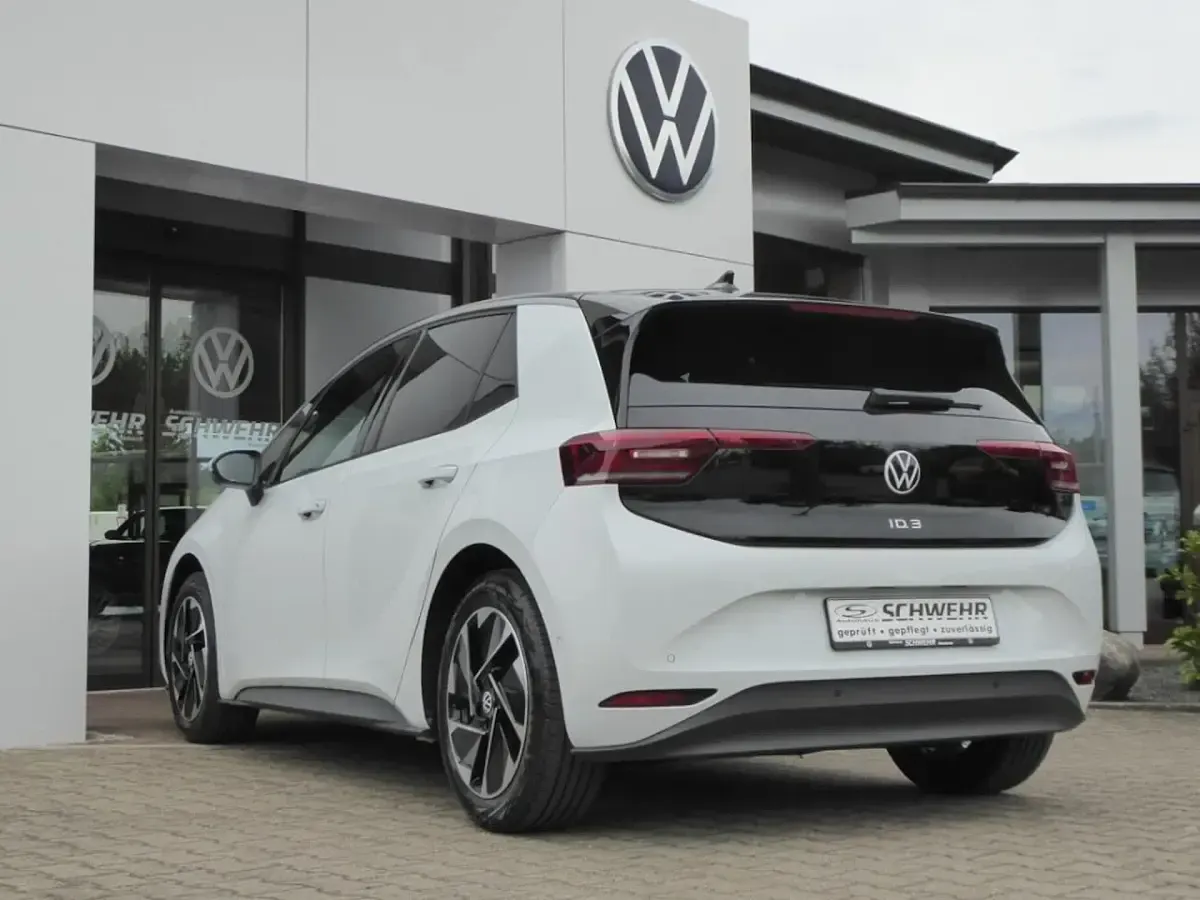 Gebraucht VW ID.3 Pro 150 kW (204 PS) 2024 Weiß Kleinwagen