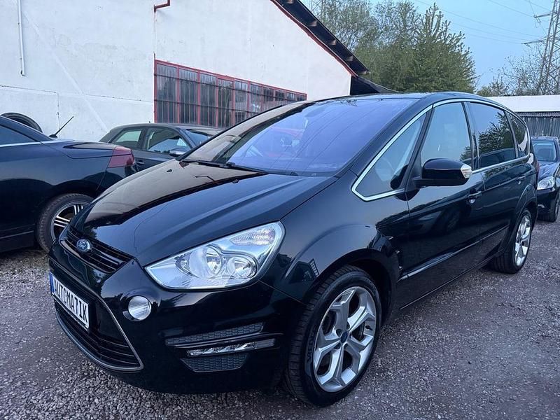 Używany Ford S-MAX Titanium 239 KM (175 kW) 2011 Czarny Minivan