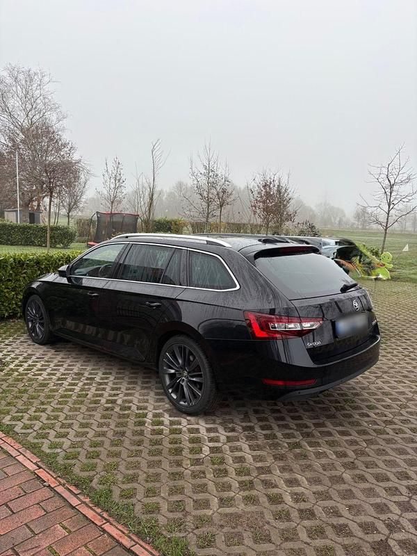 Gebraucht Skoda Superb Style 150 PS (110 kW) 2018 Schwarz Kombi
