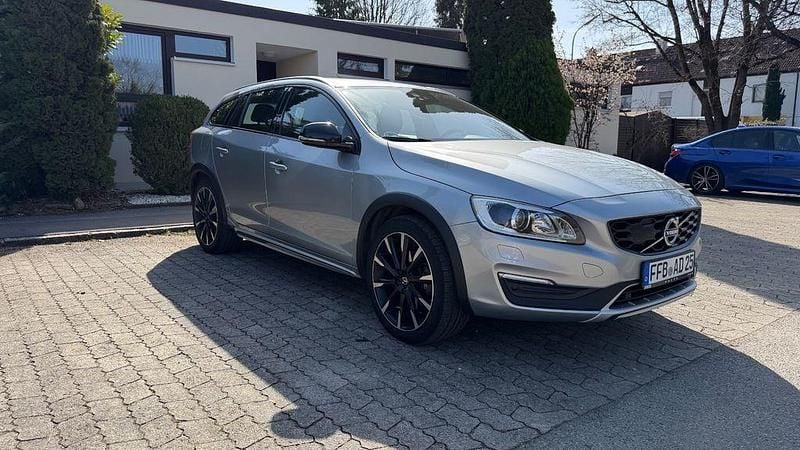 Gebraucht Volvo V60 CC 190 PS (139 kW) 2015 Kombi