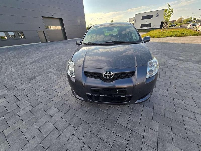 Gebraucht Toyota Auris Sol 124 PS (91 kW) 2007 Grey metallic Kleinwagen