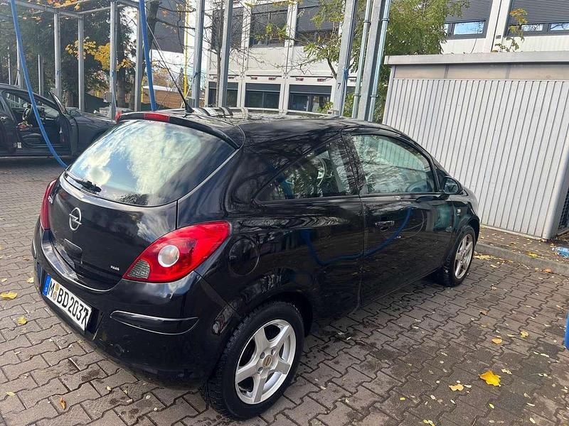 Gebraucht Opel Corsa 80 PS (58 kW) 2010 Limousine