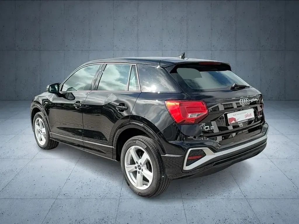 Gebraucht Audi Q2 S-Line 150 PS (110 kW) 2023 Mythosschwarz metallic SUV