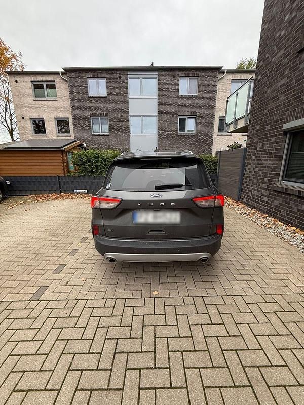 Gebraucht Ford Kuga Titanium 190 PS (139 kW) 2021 Grau SUV