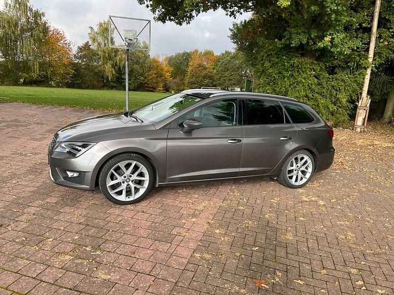Beige Gebraucht 2013 Seat Leon ST FR Kombi | 8.750 € (Guter Preis) - Bild 1/4