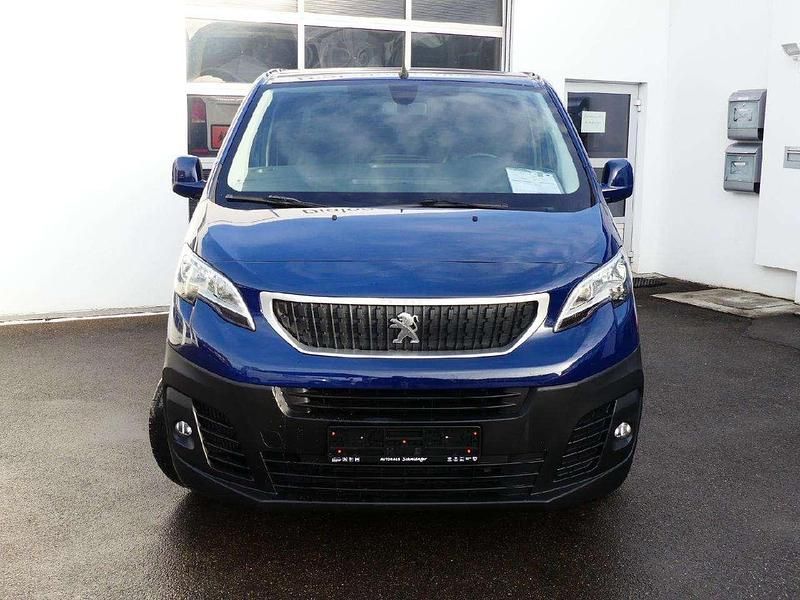Gebraucht Peugeot Expert Premium 122 PS (89 kW) 2017 Farbe blau imperial/typ aussen Van