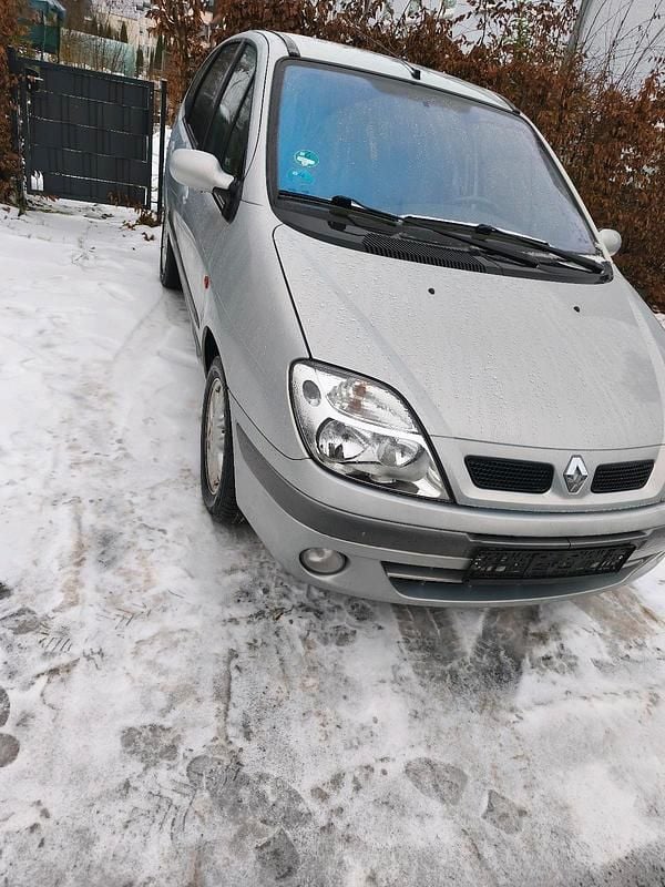 Grau Gebraucht 2002 Renault Mégane SUV | 1.999 € (Fairer Preis) - Bild 1/4