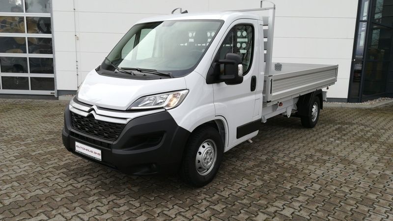 Eisweiß (weiß) Gebraucht 2023 Citroën Jumper Van / Kleinbus | 36.770 € - Bild 1/4