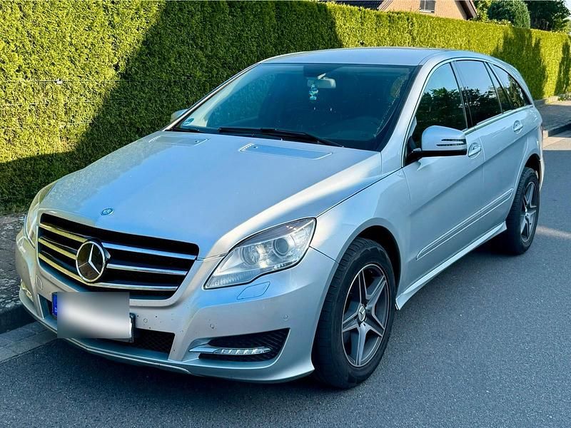 Silber Gebraucht 2011 Mercedes R350 Van / Kleinbus | 9.800 € (Fairer Preis) - Bild 1/4