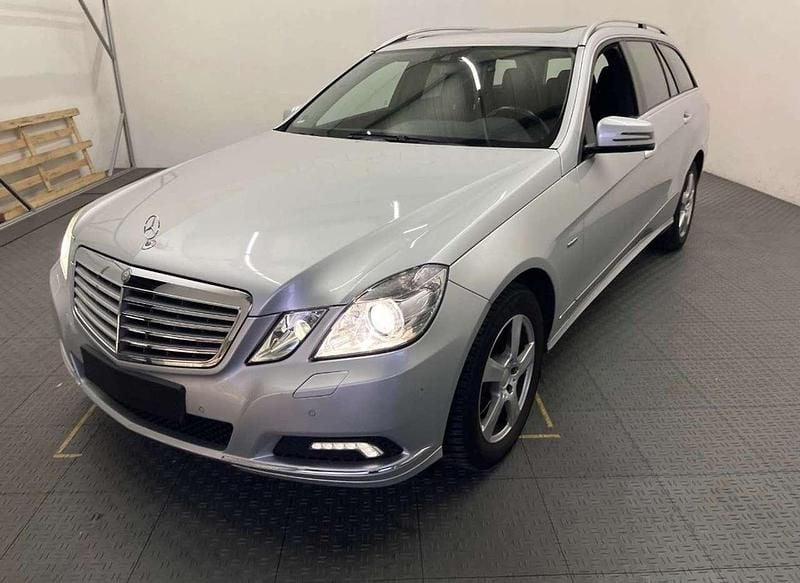 Gebraucht Mercedes E250 Elegance 204 PS (150 kW) 2010 Other Kombi
