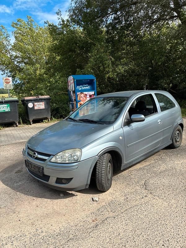 Grau Gebraucht 2005 Opel Corsa Kleinwagen | 550 € (Superpreis) - Bild 1/4