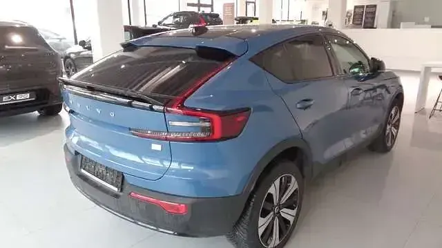 Używany Volvo C40 Plus 169 kW (231 KM) 2023 Niebieski SUV