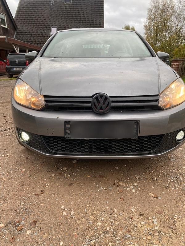 Grau Gebraucht 2010 VW Golf VI Limousine | 3.000 € (Superpreis) - Bild 1/4