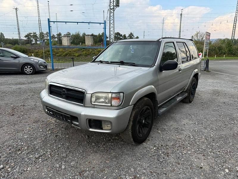 Grau Gebraucht 2001 Nissan Pathfinder SUV | 1.790 € (Guter Preis) - Bild 1/4