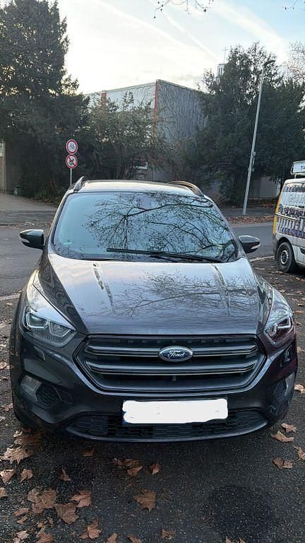 Grau Gebraucht 2018 Ford Kuga ST-Line SUV | 9.500 € (Superpreis) - Bild 1/4