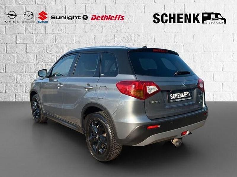 Gebraucht Suzuki Vitara 140 PS (102 kW) 2019 Grau SUV