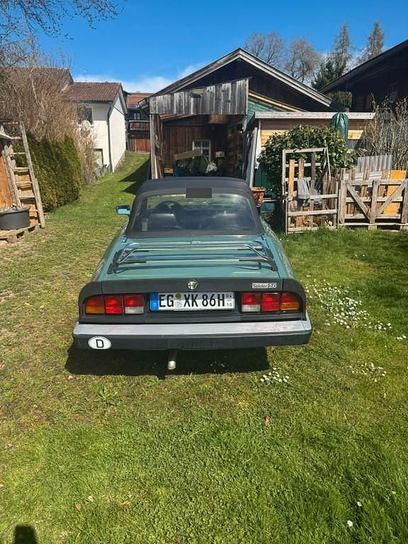 Gebraucht Alfa Romeo Spider 126 PS (92 kW) 1986 Grün Cabrio
