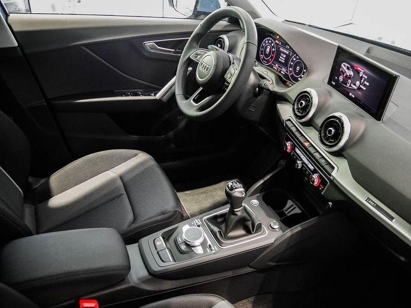 Gebraucht Audi Q2 S-Line 110 PS (80 kW) 2023 Turboblau SUV