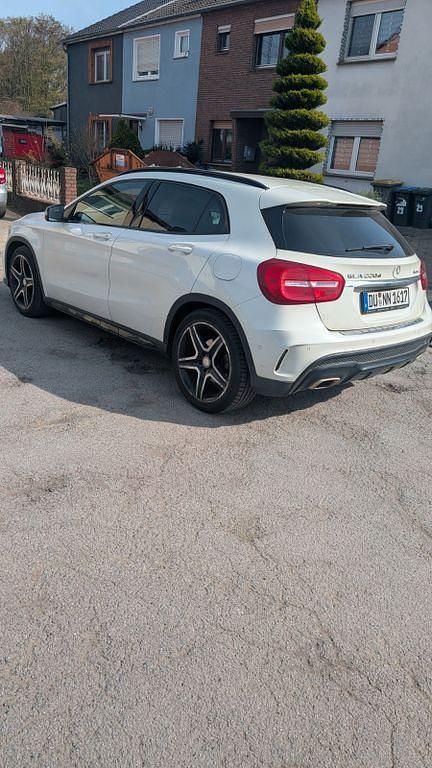 Gebraucht Mercedes GLA220 AMG line 177 PS (130 kW) 2016 Weiß SUV