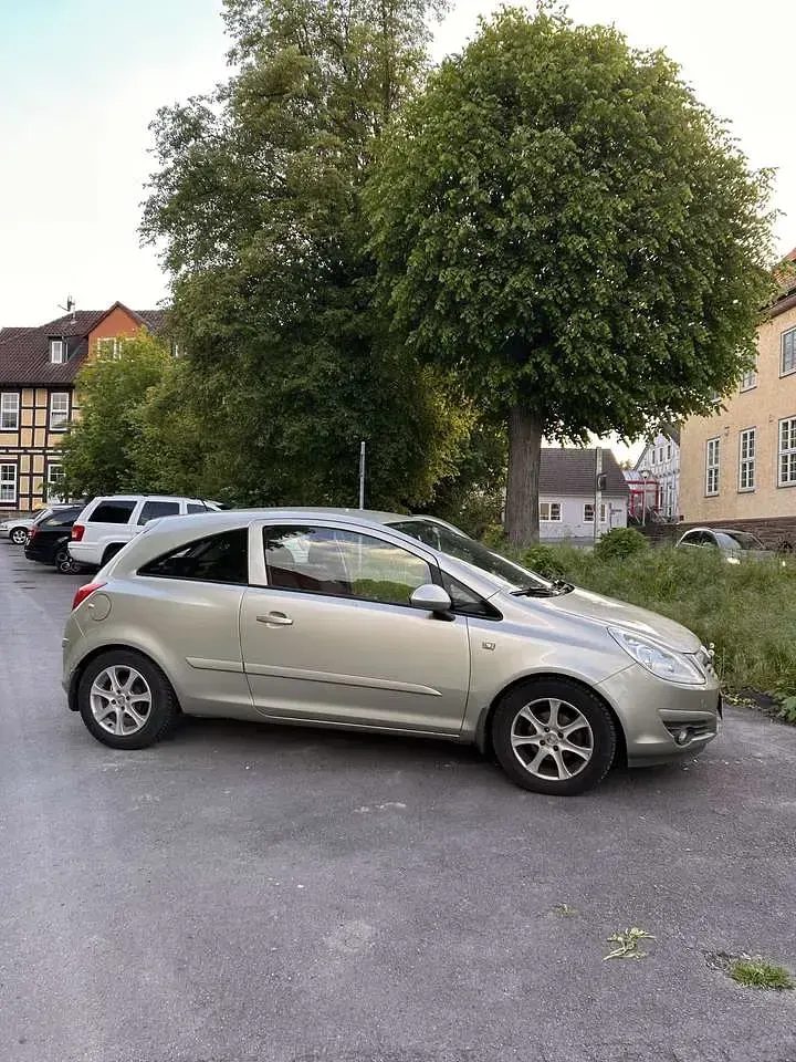 Gebraucht Opel Corsa Edition 80 PS (58 kW) 2007 Beige Kleinwagen