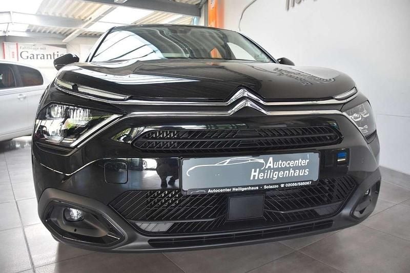 Nero Gebraucht 2024 Citroën C4 Feel Limousine | 17.980 € (Superpreis) - Bild 1/4