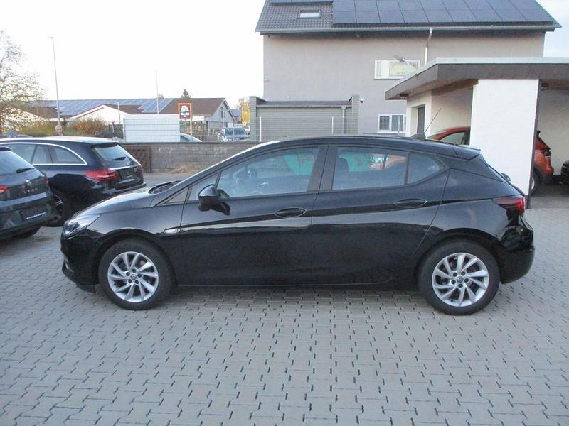 Gebraucht Opel Astra 105 PS (77 kW) 2021 Schwarz Limousine