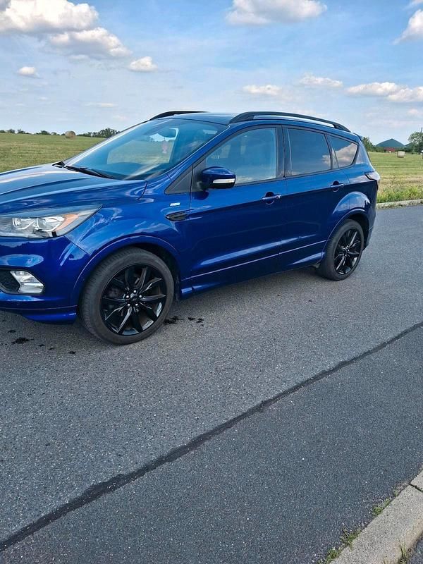 Gebraucht Ford Kuga ST 150 PS (110 kW) 2017 Blau SUV