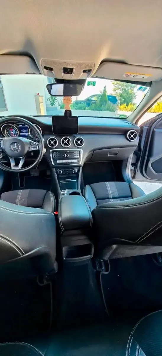 Gebraucht Mercedes A180 109 PS (80 kW) 2017 Grau Kleinwagen