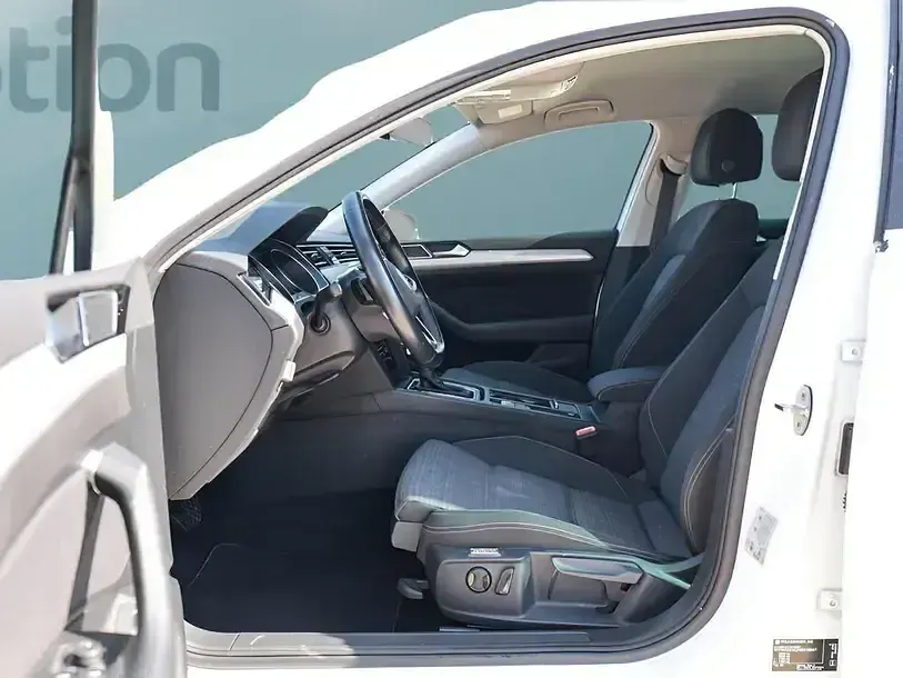Gebraucht VW Passat 2021 Weiss Limousine
