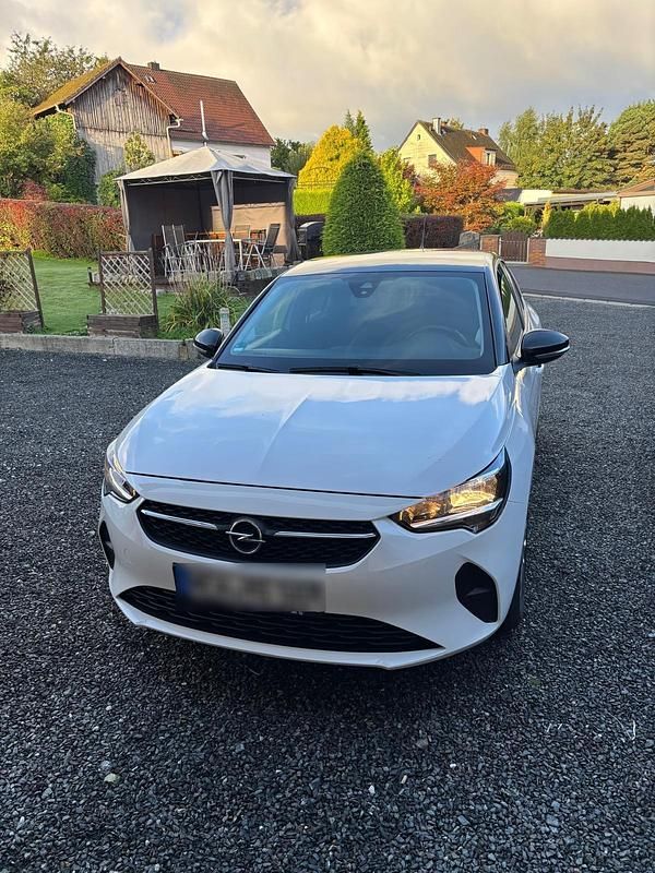 Weiß Gebraucht 2021 Opel Corsa Limousine | 10.900 € (Fairer Preis) - Bild 1/4