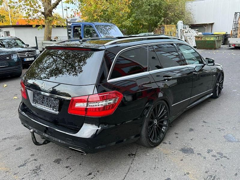 Gebraucht Mercedes E350 AMG line 265 PS (194 kW) 2012 Schwarz Kombi