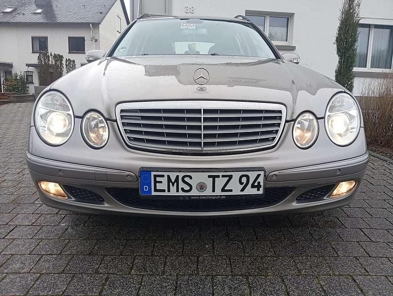 Gebraucht Mercedes E220 Elegance 150 PS (110 kW) 2005 Beige Kombi