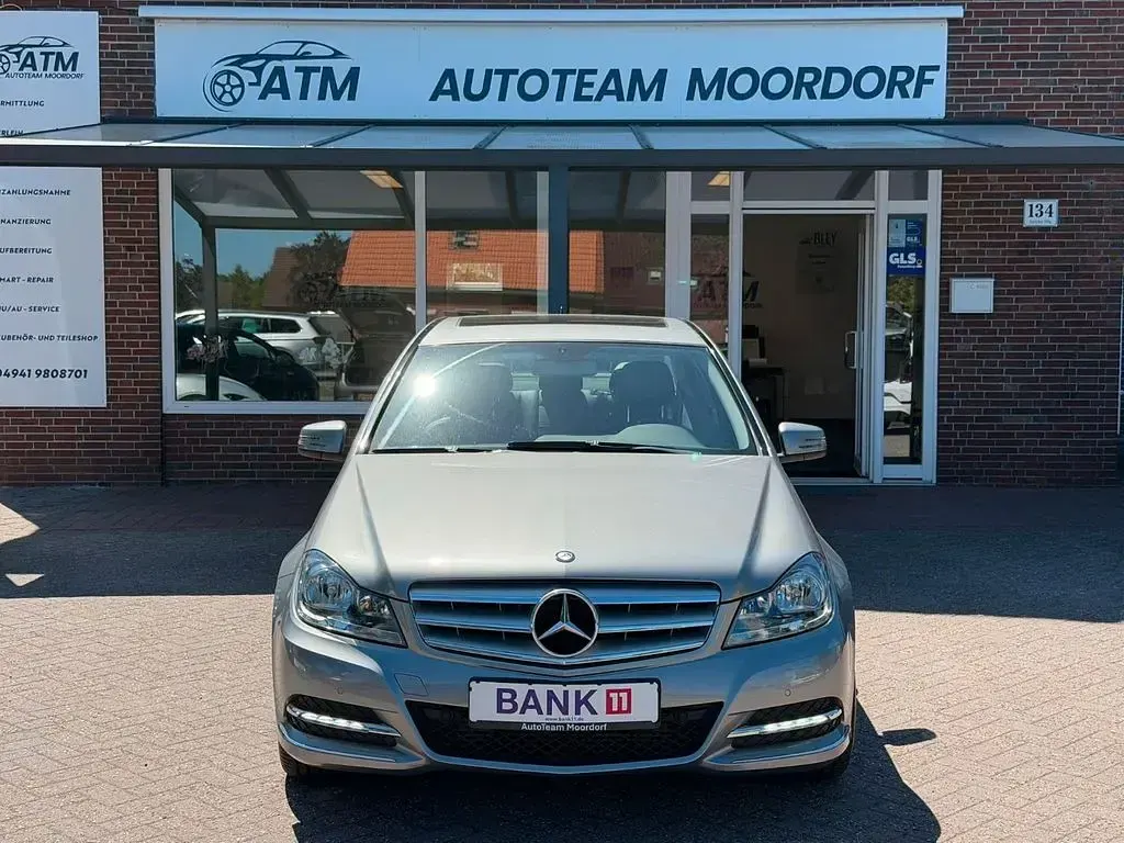 Gebraucht Mercedes C200 136 PS (100 kW) 2012 Silber Limousine