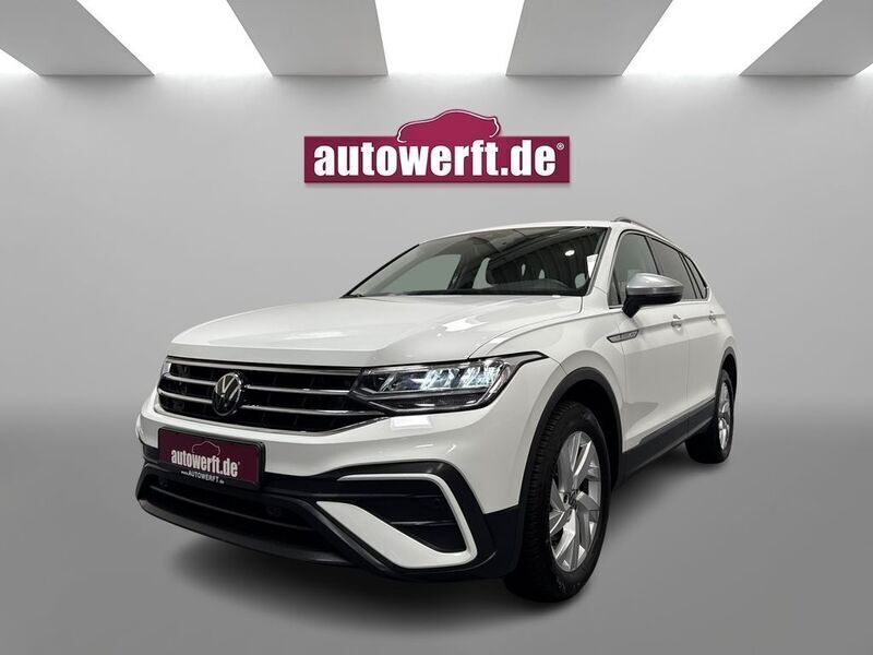 Weiss Gebraucht 2024 VW Tiguan Allspace Life SUV | 33.900 € (Superpreis) - Bild 1/4