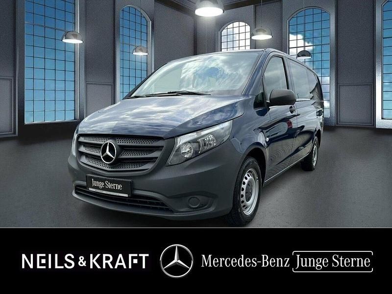 Stahlblau Gebraucht 2021 Mercedes Vito Van / Kleinbus | 31.780 € - Bild 1/4