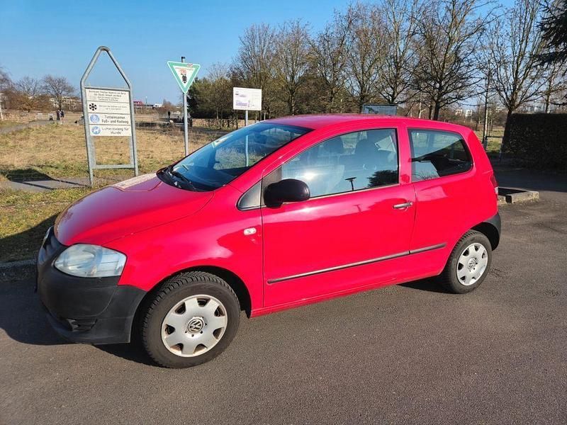 Rot Gebraucht 2008 VW Fox Kleinwagen | 1.500 € (Guter Preis) - Bild 1/4