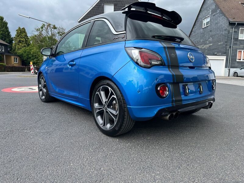 Blau Gebraucht 2015 Opel Adam OPC Kleinwagen | 12.490 € (Etwas zu teuer) - Bild 1/4