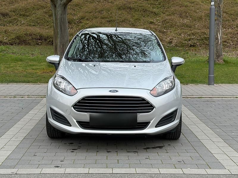 Gebraucht Ford Fiesta Trend 80 PS (58 kW) 2013 Silber Kleinwagen
