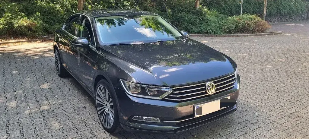 Gebraucht VW Passat Comfortline 150 PS (110 kW) 2017 Grau Limousine