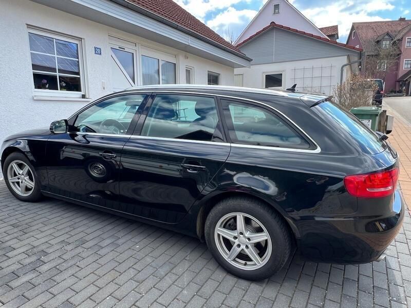Schwarz Gebraucht 2011 Audi A4 Kombi | 8.500 € (Fairer Preis) - Bild 1/4