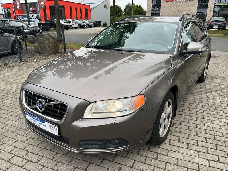Gebraucht Volvo V70 Momentum 231 PS (169 kW) 2009 Grau Kombi