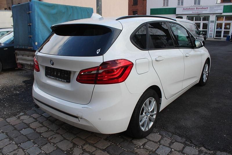Gebraucht BMW 218 Sport Line 150 PS (110 kW) 2014 Weiß Kombi
