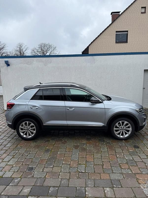 Gebraucht VW T-Roc Style 150 PS (110 kW) 2023 Grau SUV