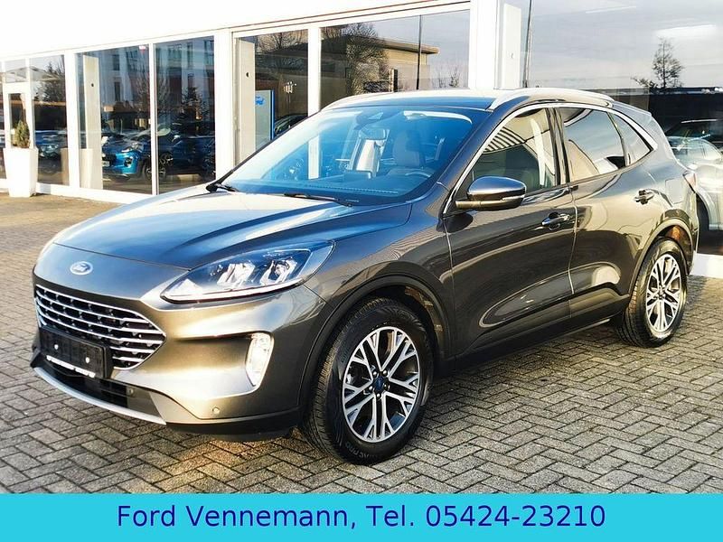 Gebraucht Ford Kuga Titanium 150 PS (110 kW) 2021 Grau SUV